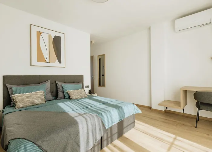 Nina By Interhome * 브르토니글라