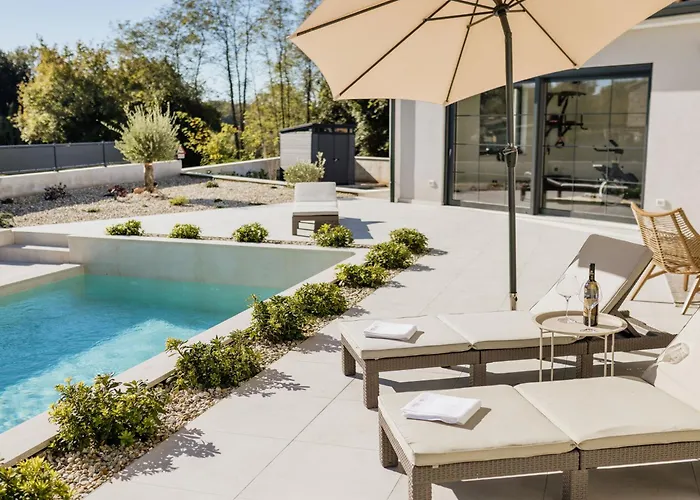 Nina By Interhome * 브르토니글라